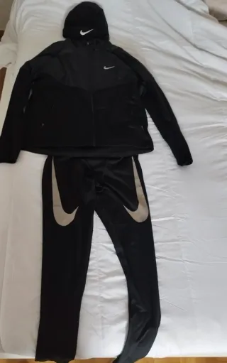 Conjunto Nike Mallas/Chaqueta(Talla L) + Gorro