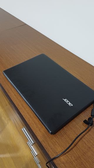 Portátil Acer AMD A6-5200 12GB RAM SSD+HDD