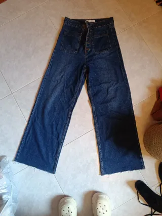 Pantalón vaquero talla 38 pata ancha