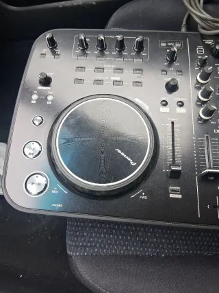 Controladora DJ Pioneer DDJ-ERGO Limited