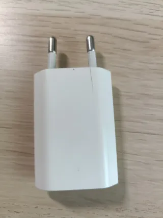 Adaptador de corriente Apple Tipo C y LG