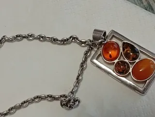 Collana con pendente in argento 925 e ambra