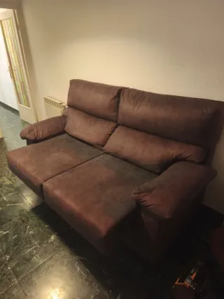 Sofá de tela gris (1.5 años)