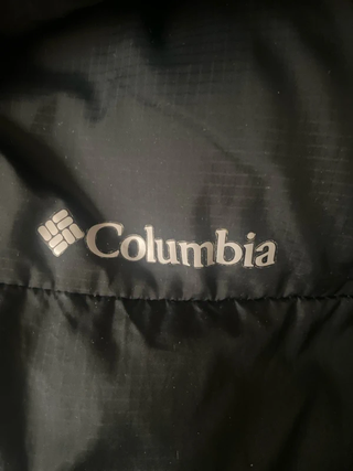 Abrigo Columbia Negro Plumas