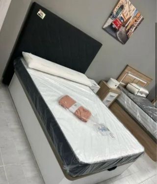 CANAPÉS Y COLCHONES