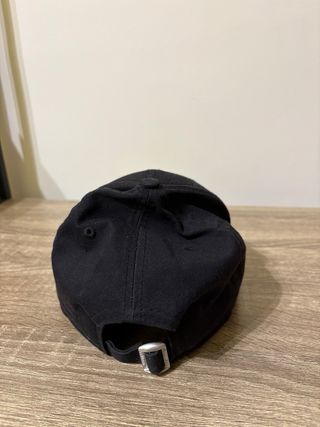 Gorra New Era NY Negra y Dorada