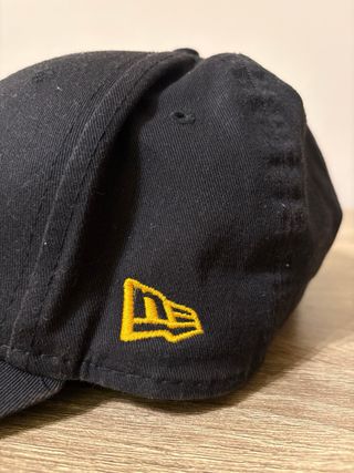 Gorra New Era NY Negra y Dorada