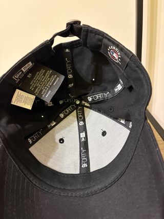 Gorra New Era NY Negra y Dorada