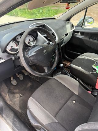 Peugeot 207 2006
