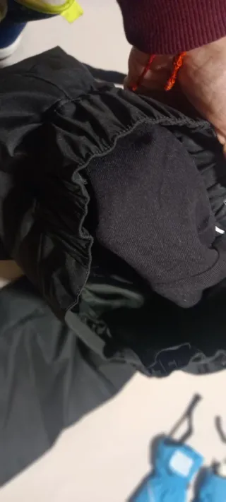 Conjunto Nieve Niño: Pantalon, Gorro, Guantes y Bo