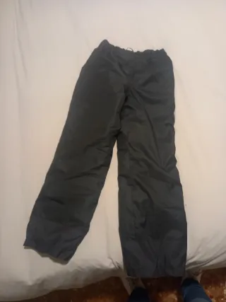 Conjunto Nieve Niño: Pantalon, Gorro, Guantes y Bo