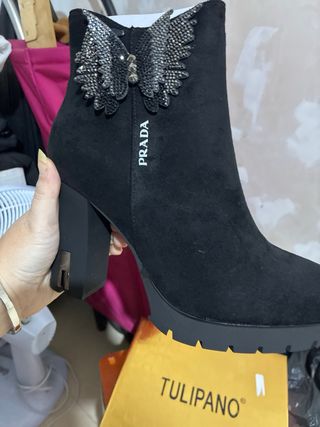 Botines negros de tacón