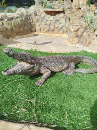 Cocodrilo grande decorativo