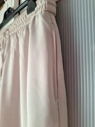 Pantalón fluido de zara, para una L