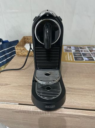 Cafetera Nespresso DeLonghi Negra