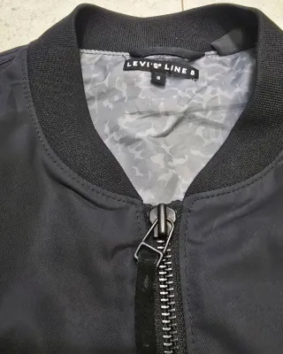 Chaqueta bomber Levi's negra