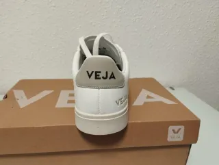 Zapatillas Veja Blancas y Beige