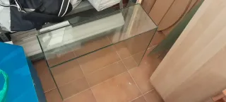 Vitrina transparente de cristal