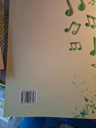 Libro de musica y lenguaje musical.