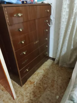 Alcoba antigua de madera