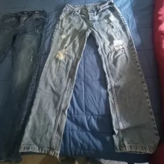 Due paia di jeans da uomo