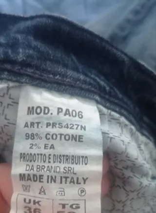 Due paia di jeans da uomo