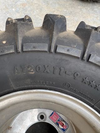 Llantas Quad con neumaticos maxxis