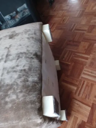 Puff grande de tela y madera para sentarse firme