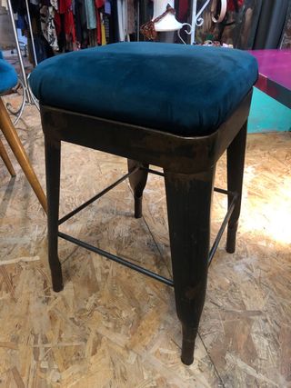 lotede 2 sillas y un taburet verde turquesa