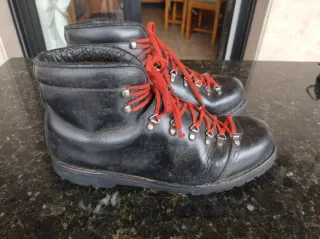 Botas de montaña cuero vintage negras