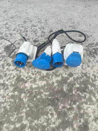 Clavija mural 220V industrial