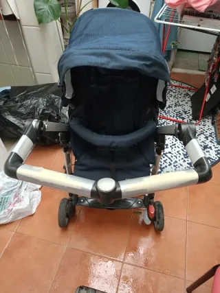 Carro de bebé azul marca Bebeconfort precio negoci