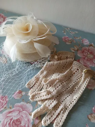 Cappellino fascinator + guanti uncinetto vintage