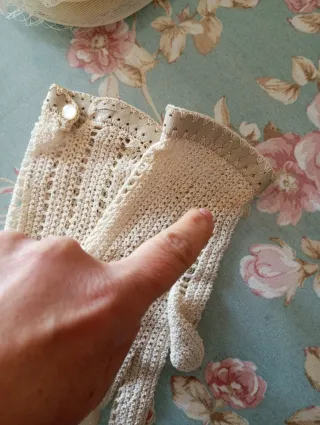 Cappellino fascinator + guanti uncinetto vintage
