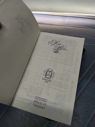 Dos libros, LA SANTA BIBILIA + VIDA DE JESUS