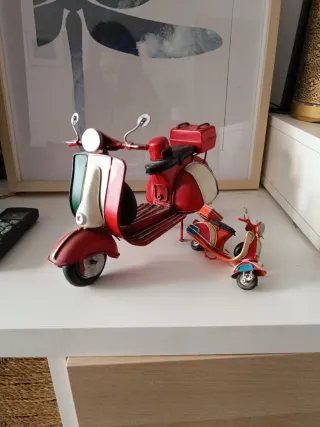Moto Vespa figura de metal decorativo