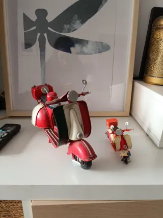 Moto Vespa figura de metal decorativo