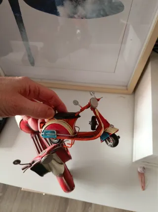 Moto Vespa figura de metal decorativo