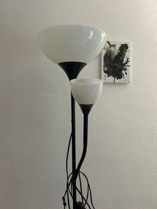 Lámpara de pie con luz auxiliar