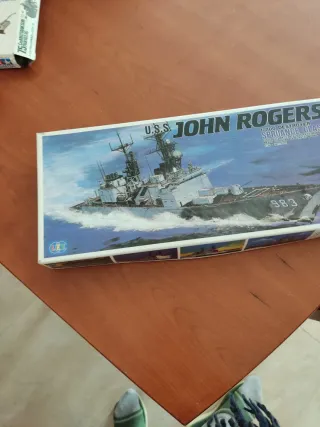 Maqueta USS John Rogers 1/700