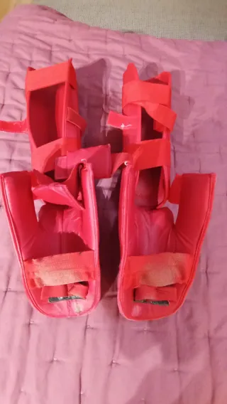 Protecciones Karate. Guantillas Pierna