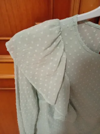 Blusa Bershka PRECIO NEGOCIABLE