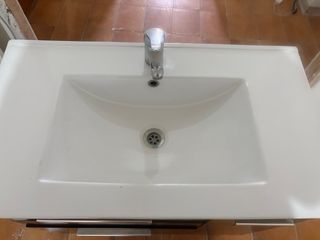 Mueble de baño con lavabo