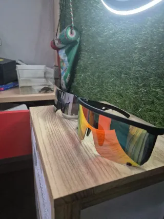 Occhiali da sole sportivi neri multicolore