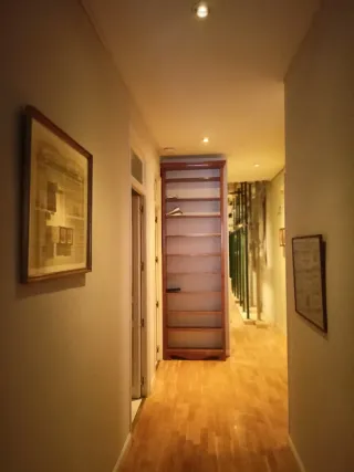 Estanterías de madera estilo antiguo