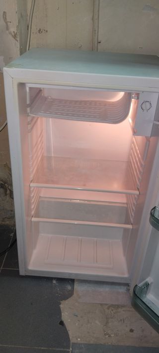 Frigorífico pequeño blanco