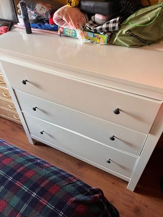 Ikea cómoda HEMMES (3 cajones)