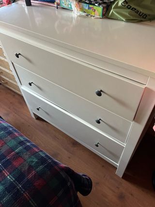 Ikea cómoda HEMMES (3 cajones)