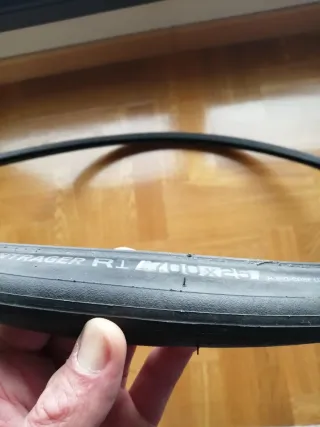 Neumático 700x25. Bontrager