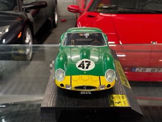Ferrari 250 GTO #47 David Piper 1:12 Revell